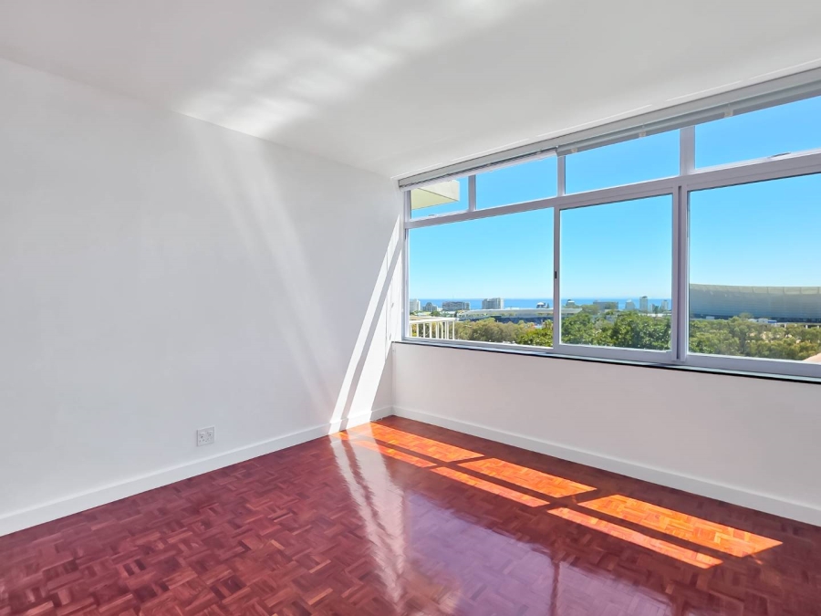 To Let 2 Bedroom Property for Rent in Green Point Western Cape